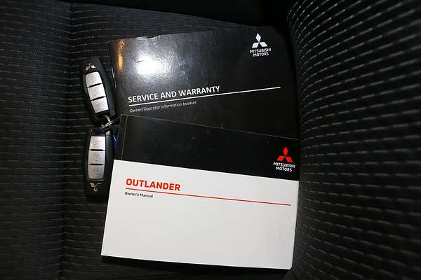 2022 Mitsubishi Outlander LS ZM