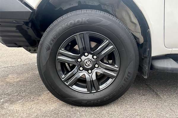 2021 Toyota Hilux SR GUN126R 4X4
