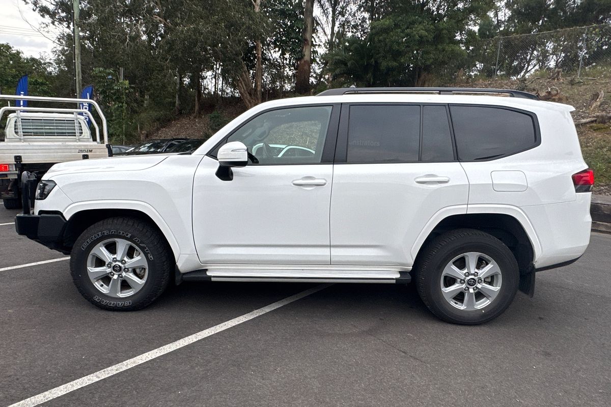 2023 Toyota Landcruiser GXL FJA300R