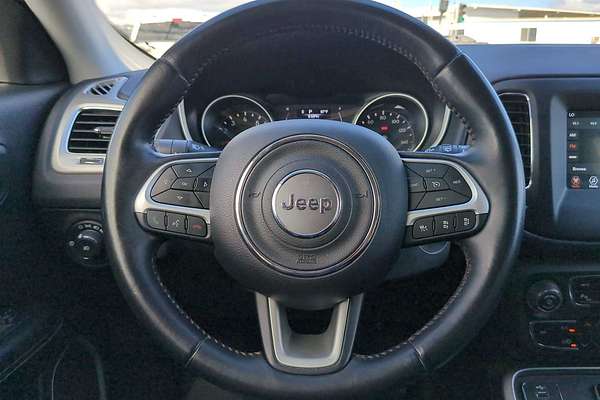 2020 Jeep Compass Latitude w/Sun/Safety Pkg