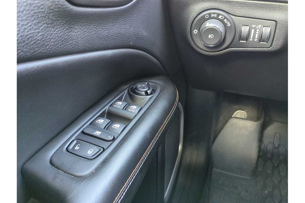 2020 Jeep Compass Latitude w/Sun/Safety Pkg