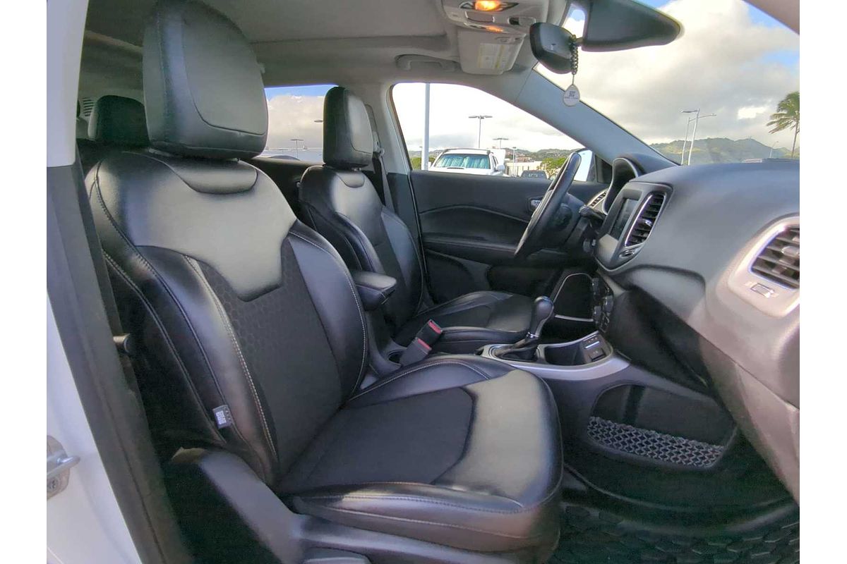 2020 Jeep Compass Latitude w/Sun/Safety Pkg