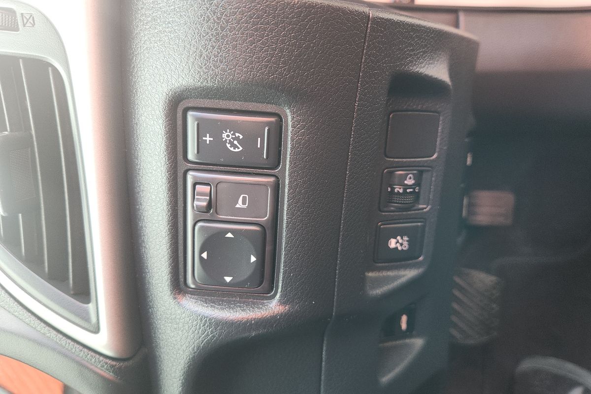 2013 Nissan Pulsar ST-L B17