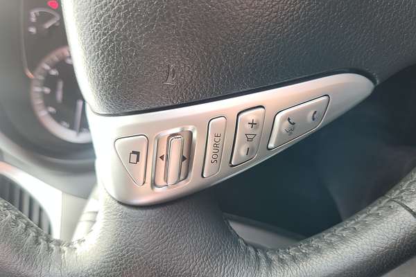 2013 Nissan Pulsar ST-L B17