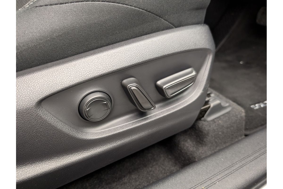 2025 Subaru Solterra AWD E1-1