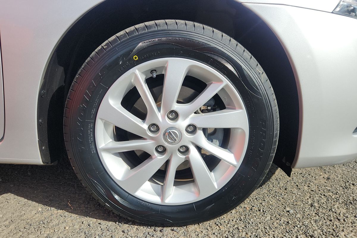 2013 Nissan Pulsar ST-L B17
