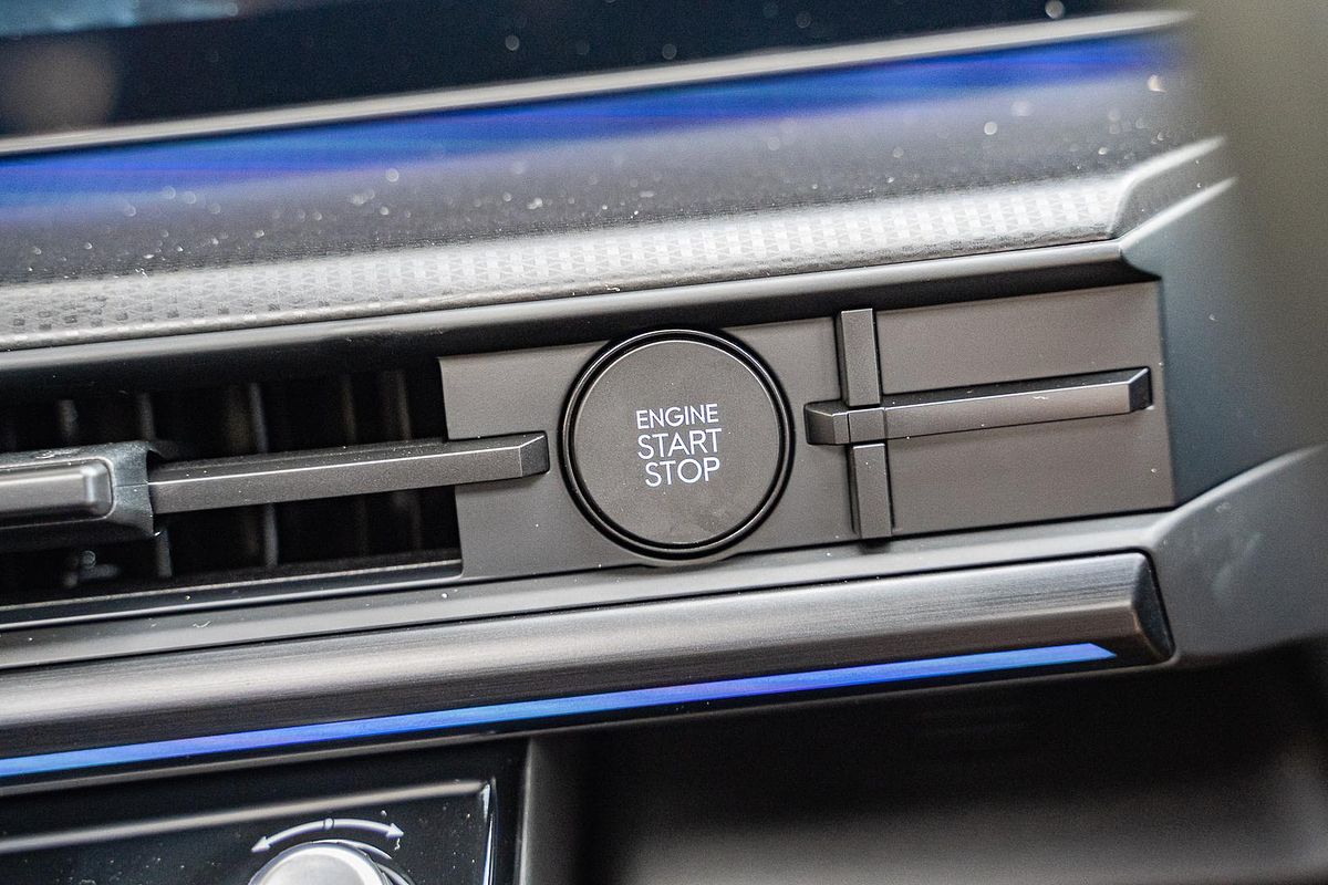 2025 Hyundai Santa Fe Hybrid Calligraphy MX5.V1