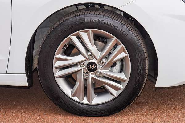 2019 Hyundai Elantra Active AD.2