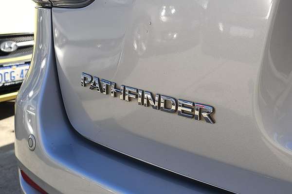 2015 Nissan Pathfinder ST R52