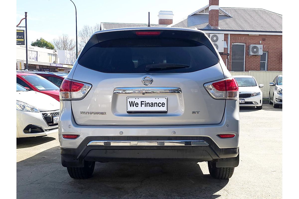 2015 Nissan Pathfinder ST R52