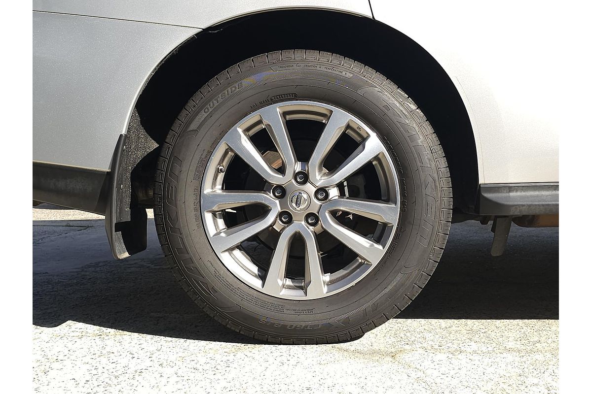 2015 Nissan Pathfinder ST R52