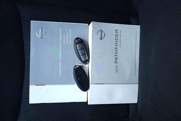 2015 Nissan Pathfinder ST R52