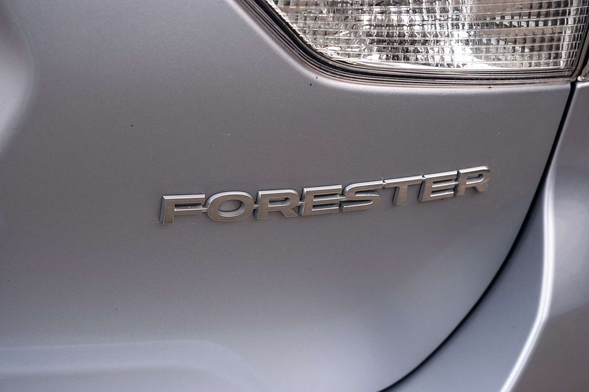 2022 Subaru Forester 2.5i Premium S5
