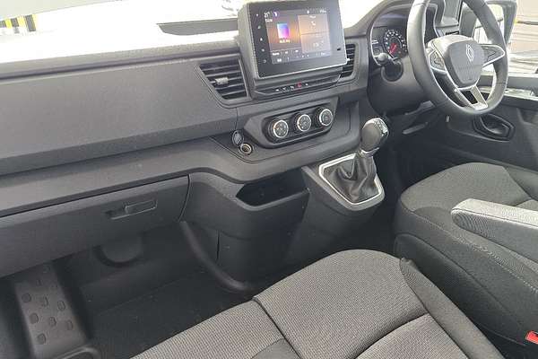 2024 Renault Trafic Pro X82 SWB
