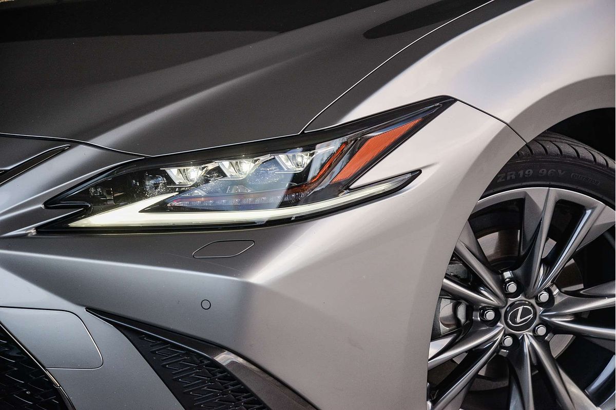 2019 Lexus ES ES300h F Sport AXZH10R