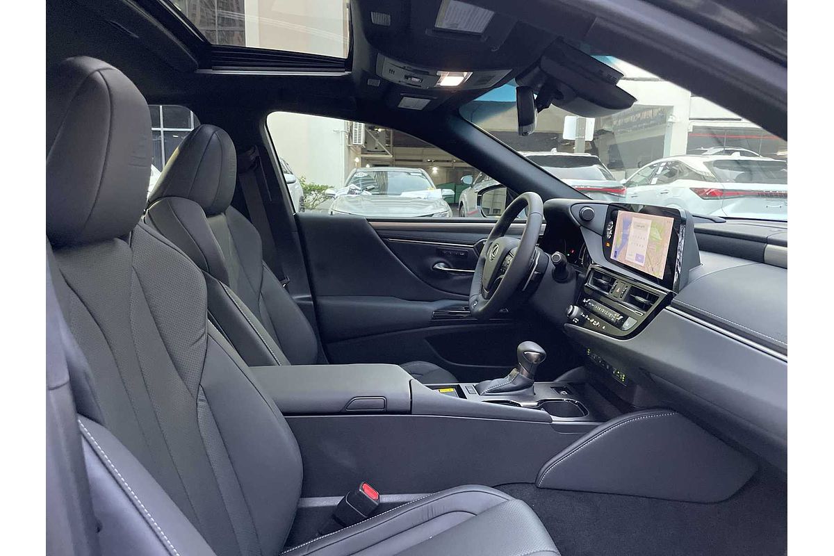 2025 Lexus ES F SPORT Design