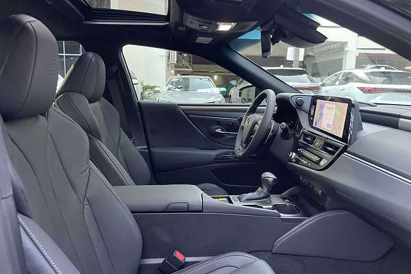 2025 Lexus ES F SPORT Design