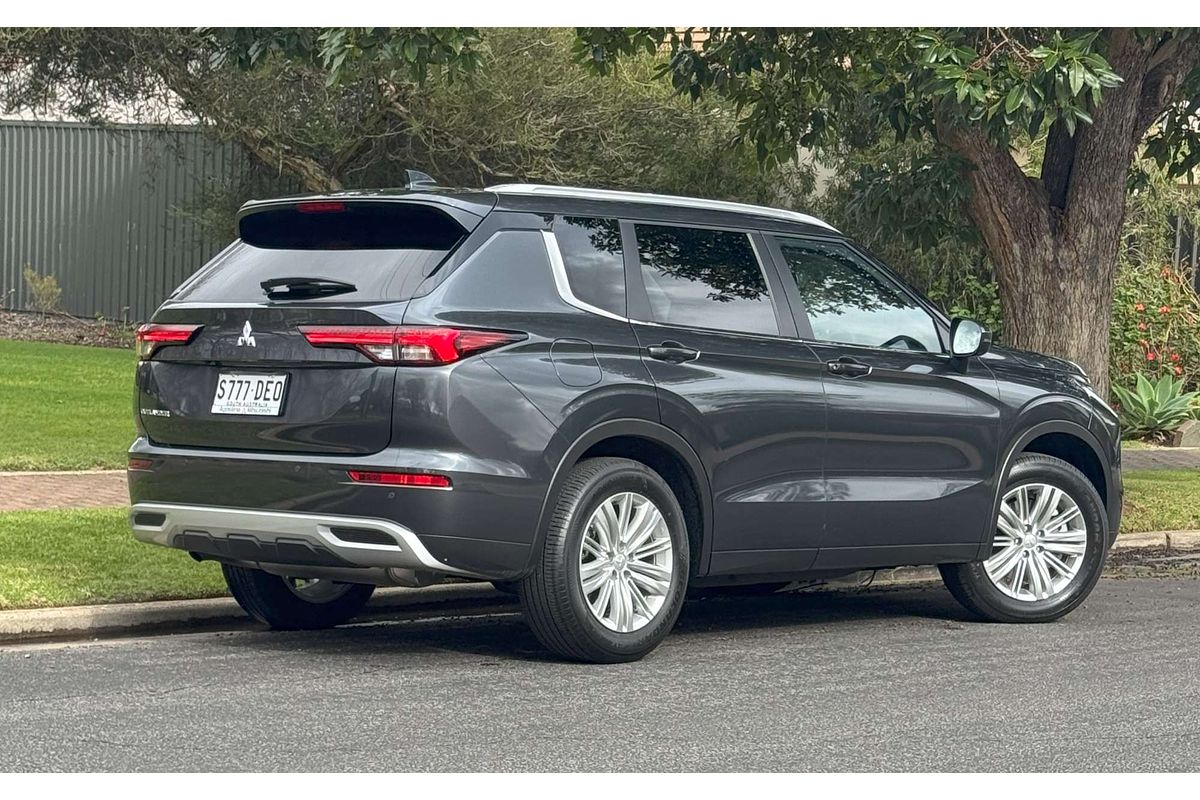 2022 Mitsubishi Outlander LS ZM