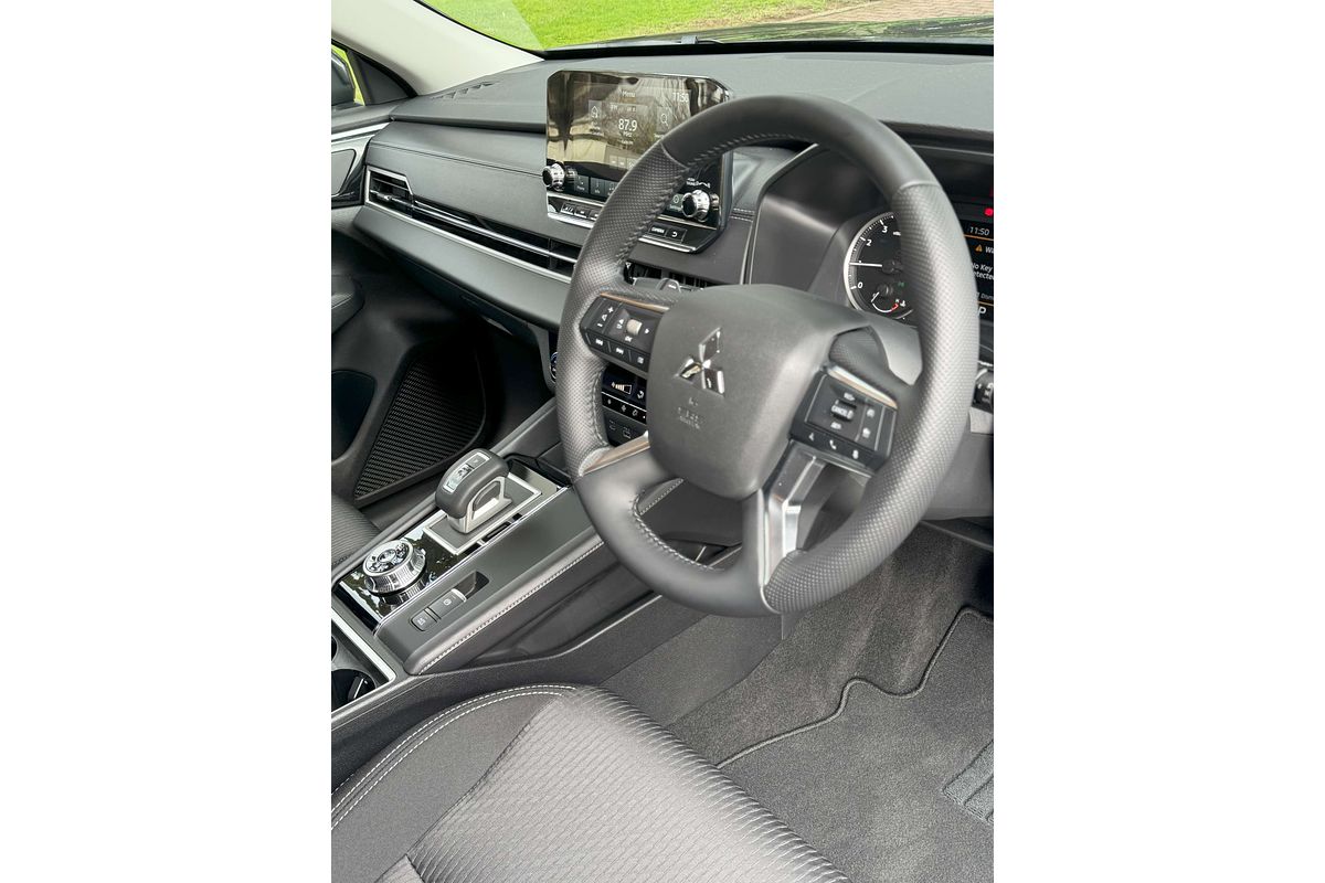 2022 Mitsubishi Outlander LS ZM