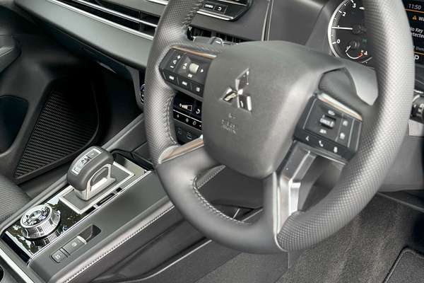 2022 Mitsubishi Outlander LS ZM