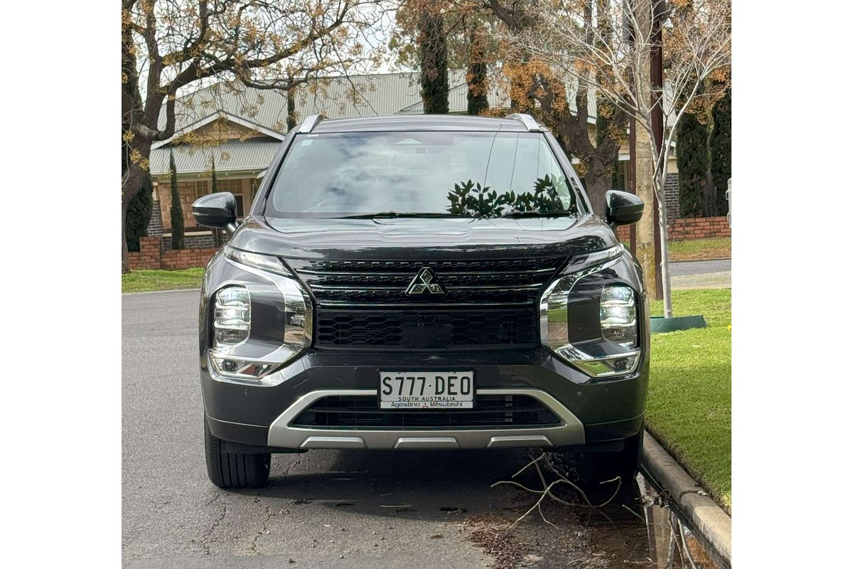 2022 Mitsubishi Outlander LS ZM
