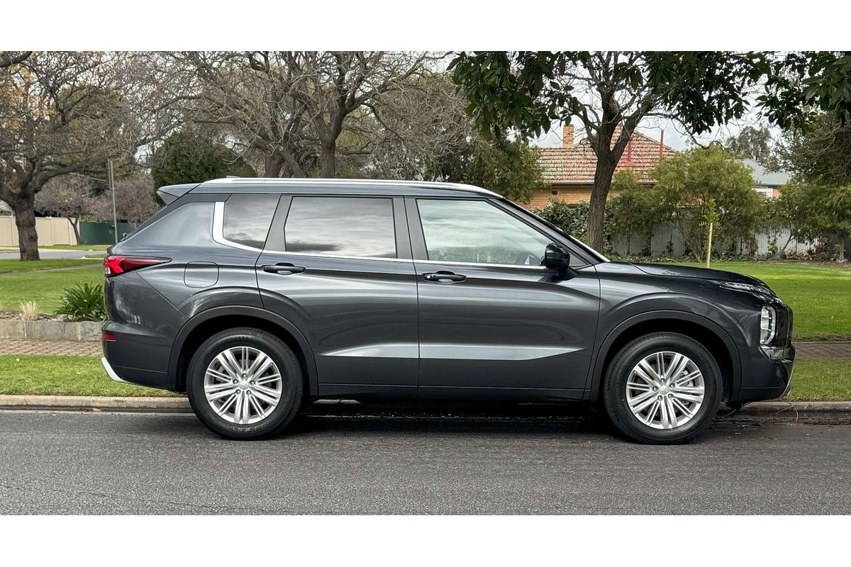 2022 Mitsubishi Outlander LS ZM