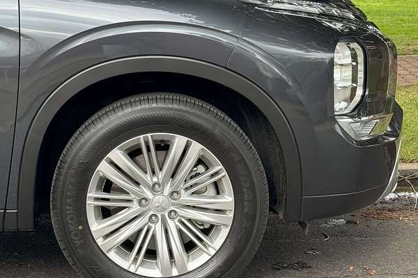 2022 Mitsubishi Outlander LS ZM
