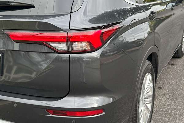 2022 Mitsubishi Outlander LS ZM
