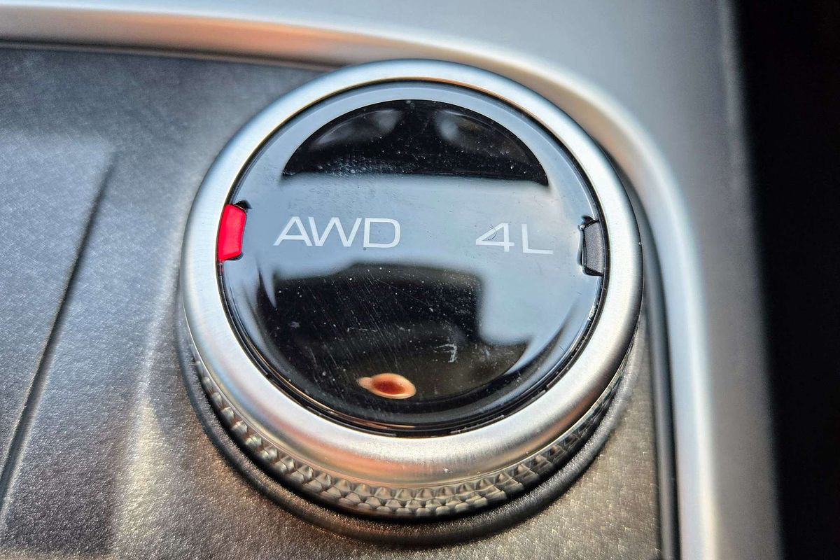 2023 GWM Tank 300 Ultra Hybrid P01