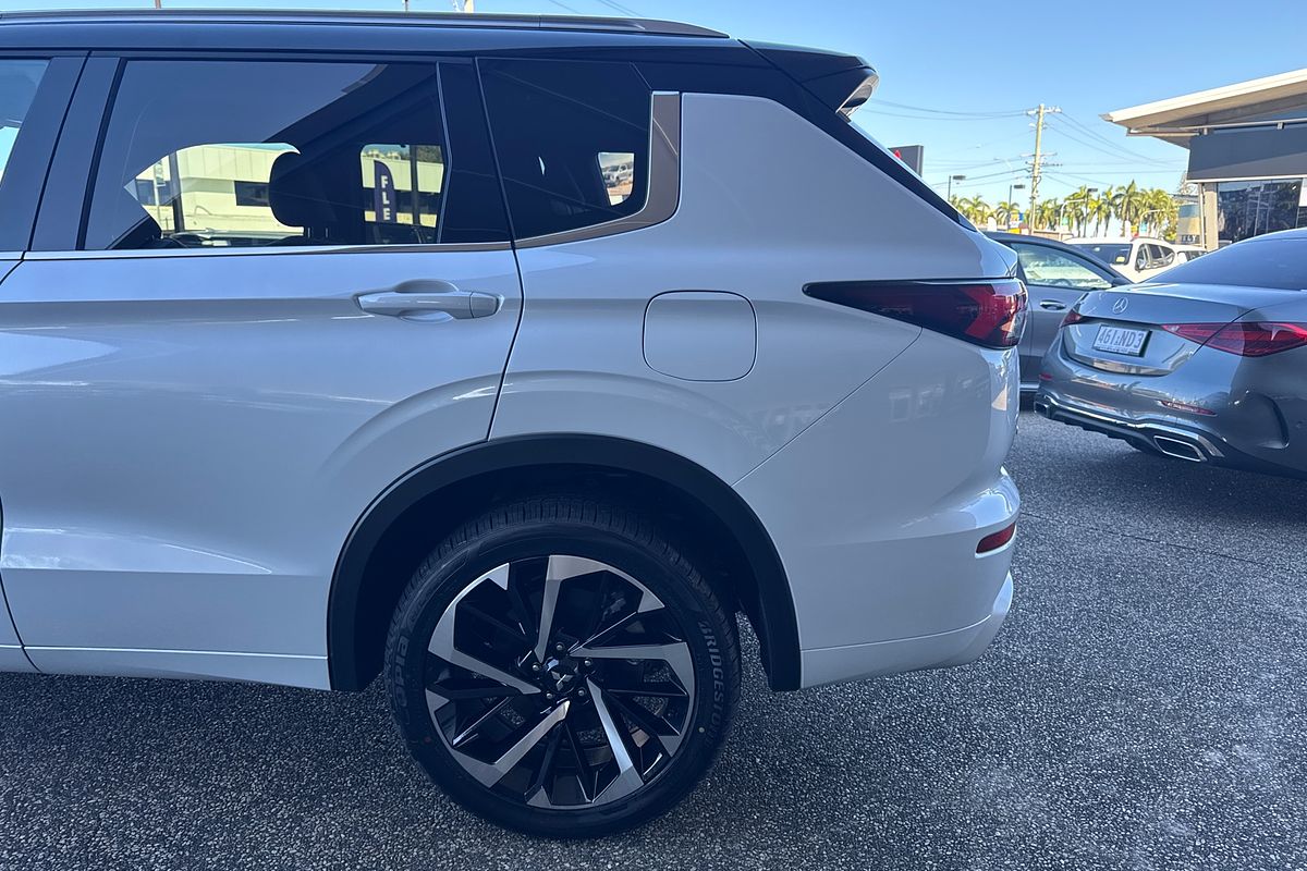 2024 Mitsubishi Outlander PHEV Exceed Tourer ZM