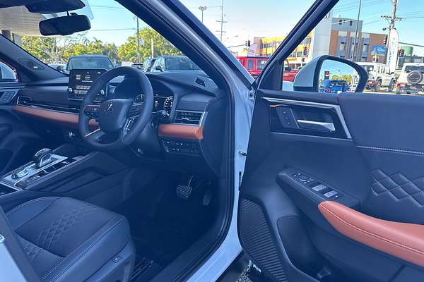 2024 Mitsubishi Outlander PHEV Exceed Tourer ZM