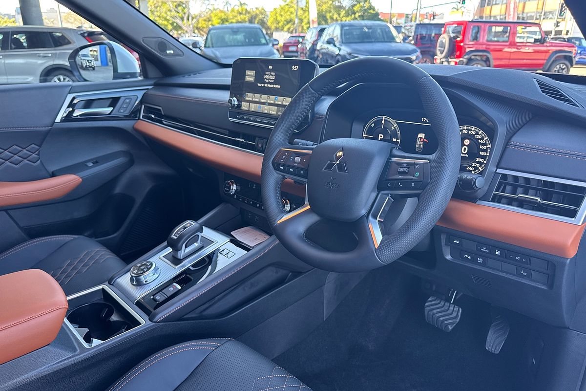 2024 Mitsubishi Outlander PHEV Exceed Tourer ZM
