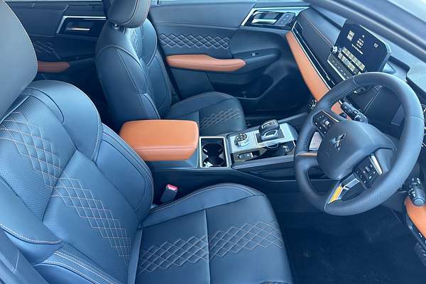 2024 Mitsubishi Outlander PHEV Exceed Tourer ZM