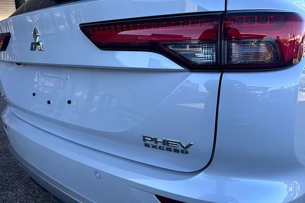 2024 Mitsubishi Outlander PHEV Exceed Tourer ZM