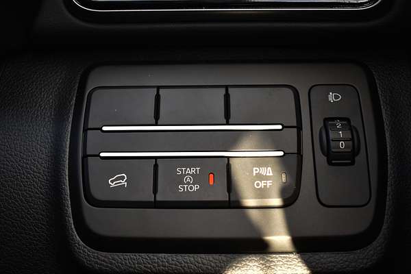 2025 Mahindra XUV3XO AX7L