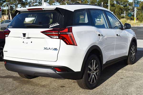 2025 Mahindra XUV700 AX7L
