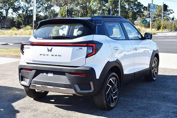 2025 Mahindra XUV3XO AX7L