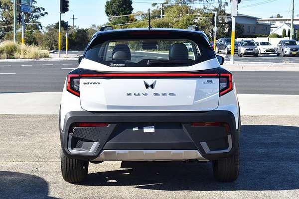 2025 Mahindra XUV3XO AX7L