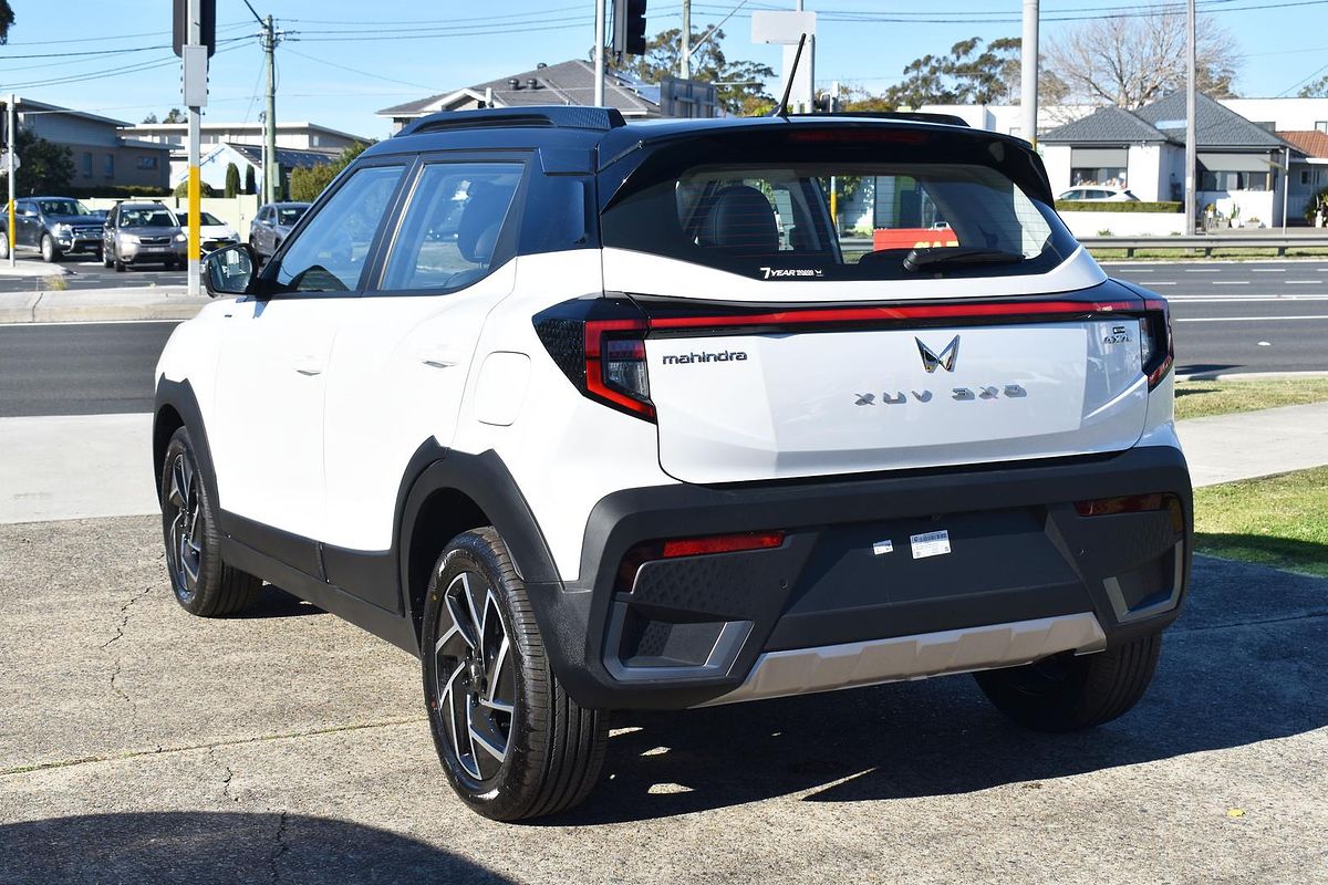 2025 Mahindra XUV3XO AX7L