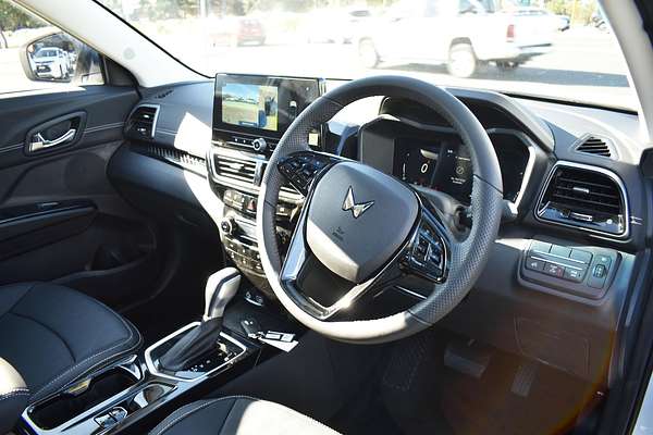 2025 Mahindra XUV3XO AX7L