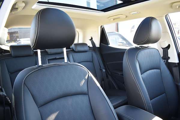 2025 Mahindra XUV3XO AX7L