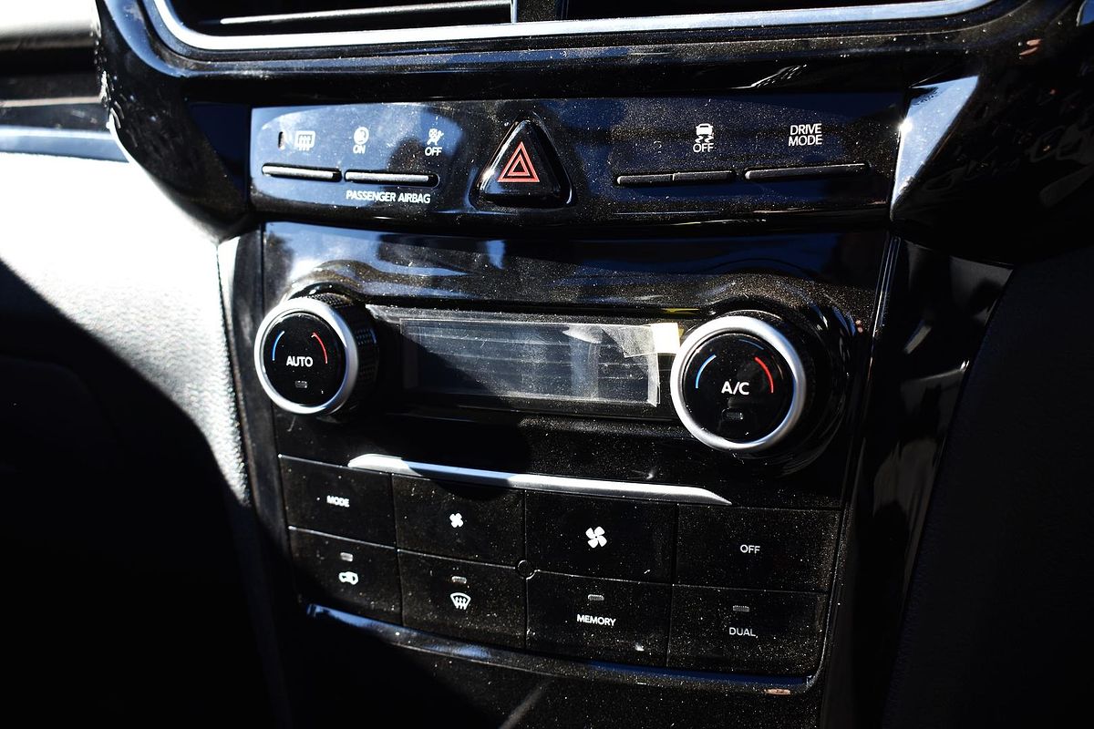 2025 Mahindra XUV3XO AX7L