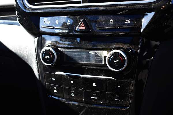 2025 Mahindra XUV3XO AX7L