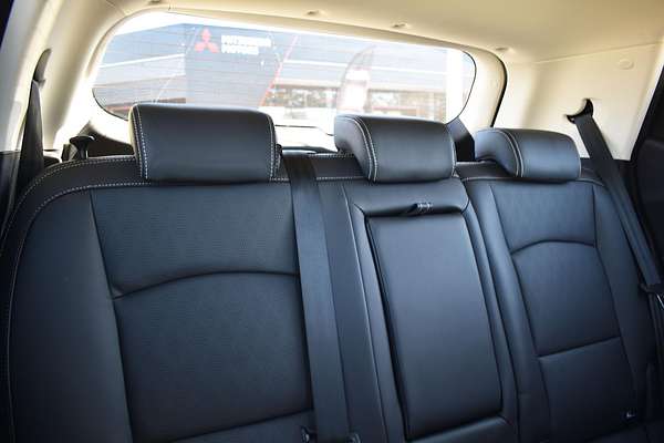 2025 Mahindra XUV3XO AX7L