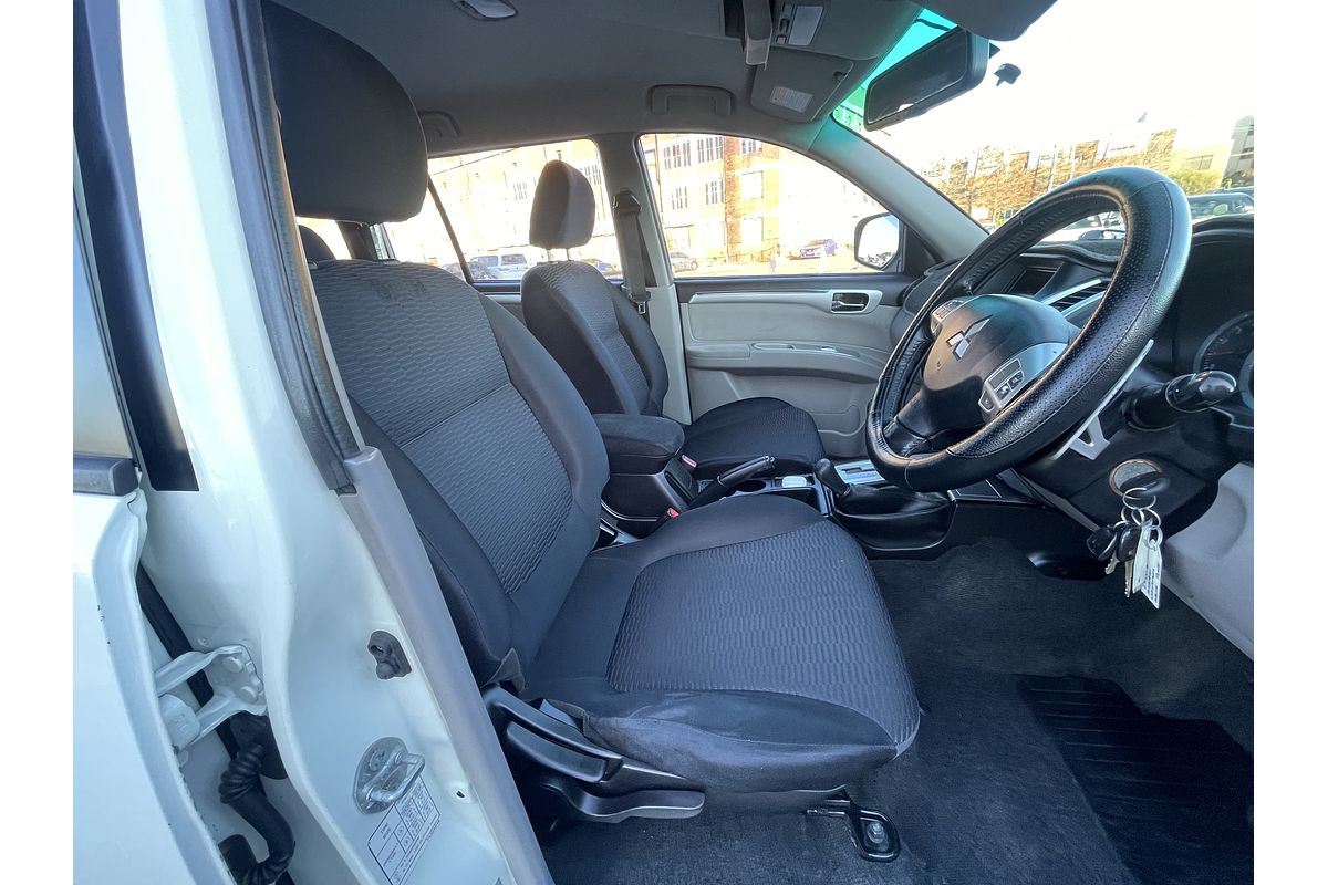 2011 Mitsubishi Challenger LS PB