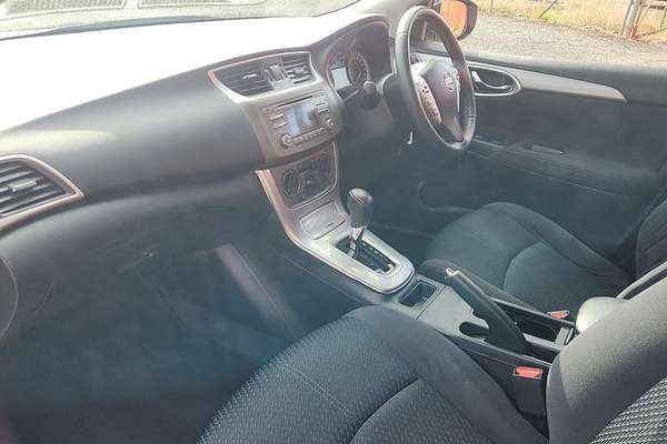 2013 Nissan Pulsar ST-L B17