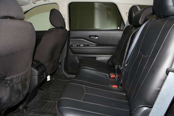 2022 Nissan Pathfinder ST-L R53