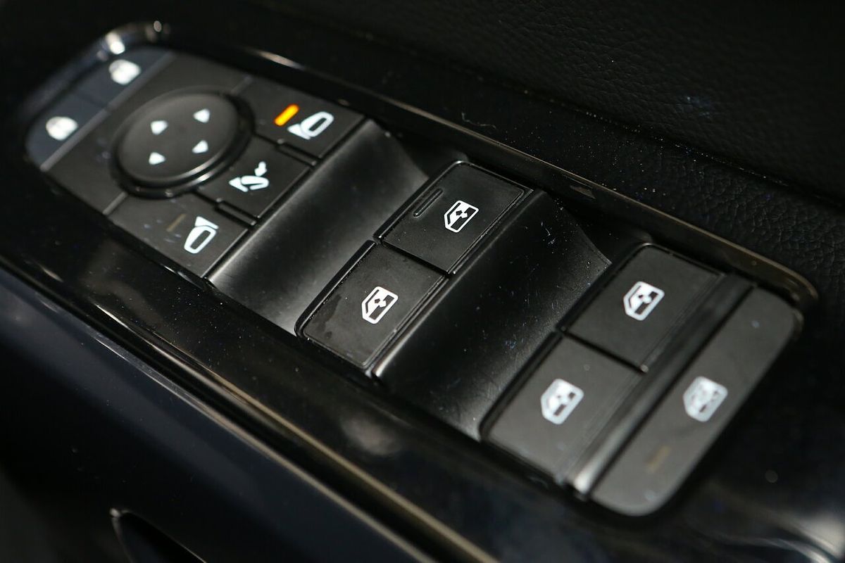 2022 Nissan Pathfinder ST-L R53