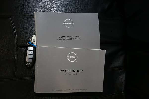 2022 Nissan Pathfinder ST-L R53
