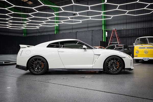 2016 Nissan GT-R Premium R35
